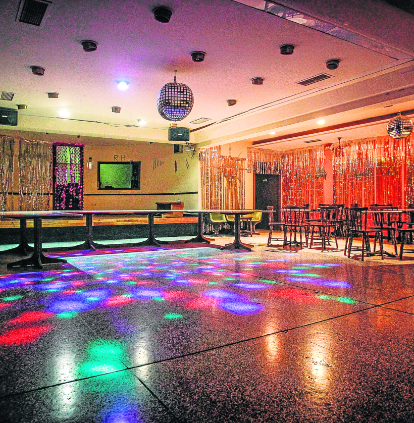 La entidad también cuenta con una discoteca