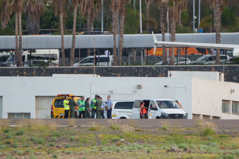El avión que va a evacuar a los pasajeros españoles del Hondius, preparado en Tenerife Sur