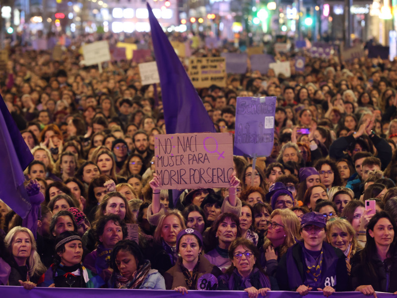 El feminismo sale a la calle el 8-M por separado en las principales ...