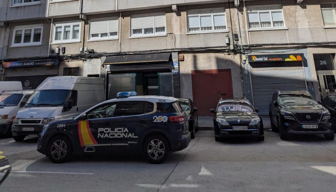 Momento de una de las intervenciones policiales en el supuesto narcopiso