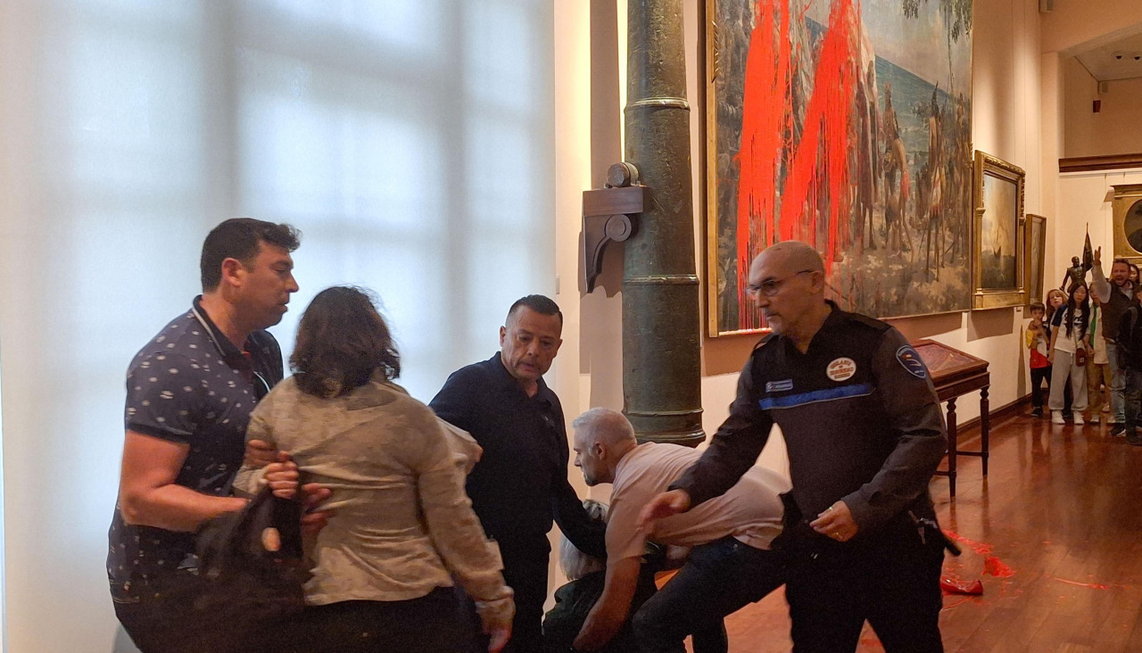 Las dos activistas del movimiento de desobediencia civil no violenta Futuro Vegetal