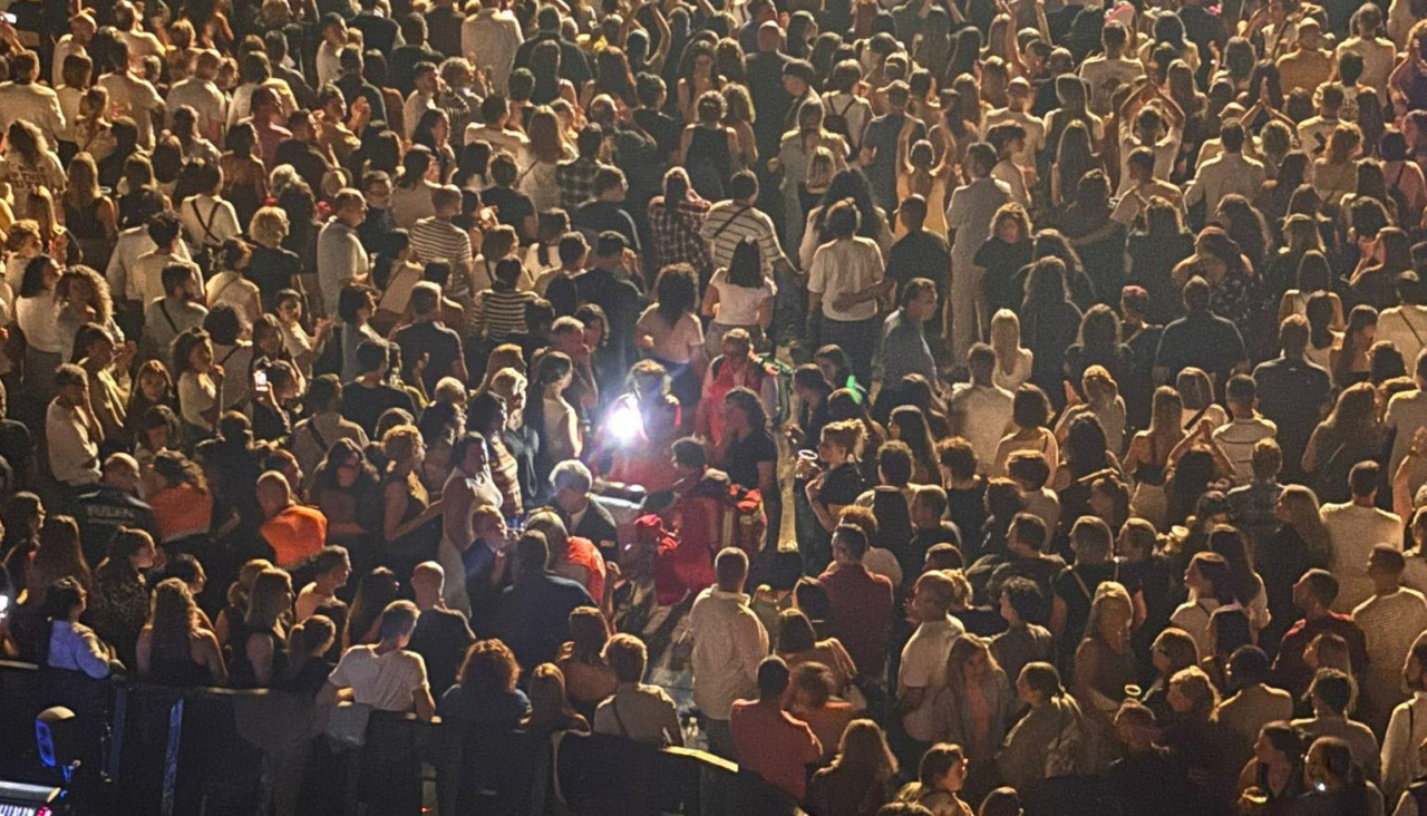 Un momento del concierto de Antonio Orozco