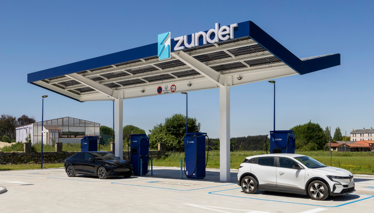 Electrolinera de Zunder ubicada en Montesalgueiro, en Aranga