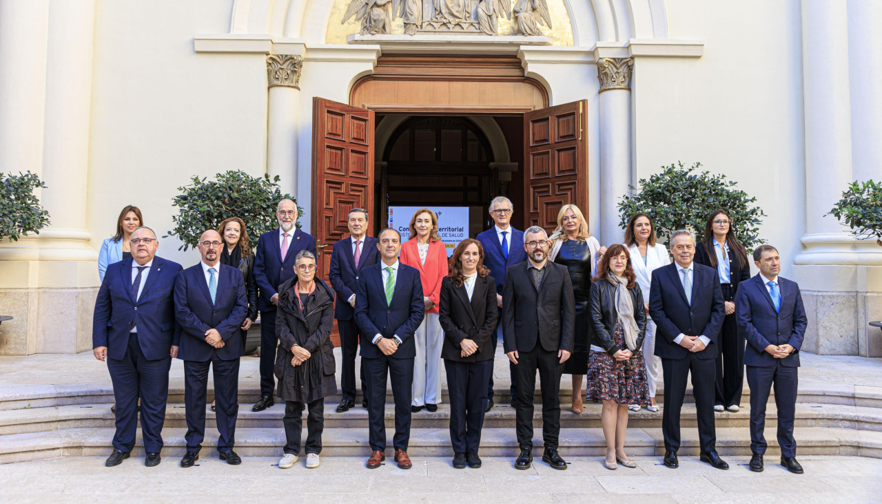 Los consejeros de Sanidad de las comunidades autónomas y la ministra de Sanidad Mónica García