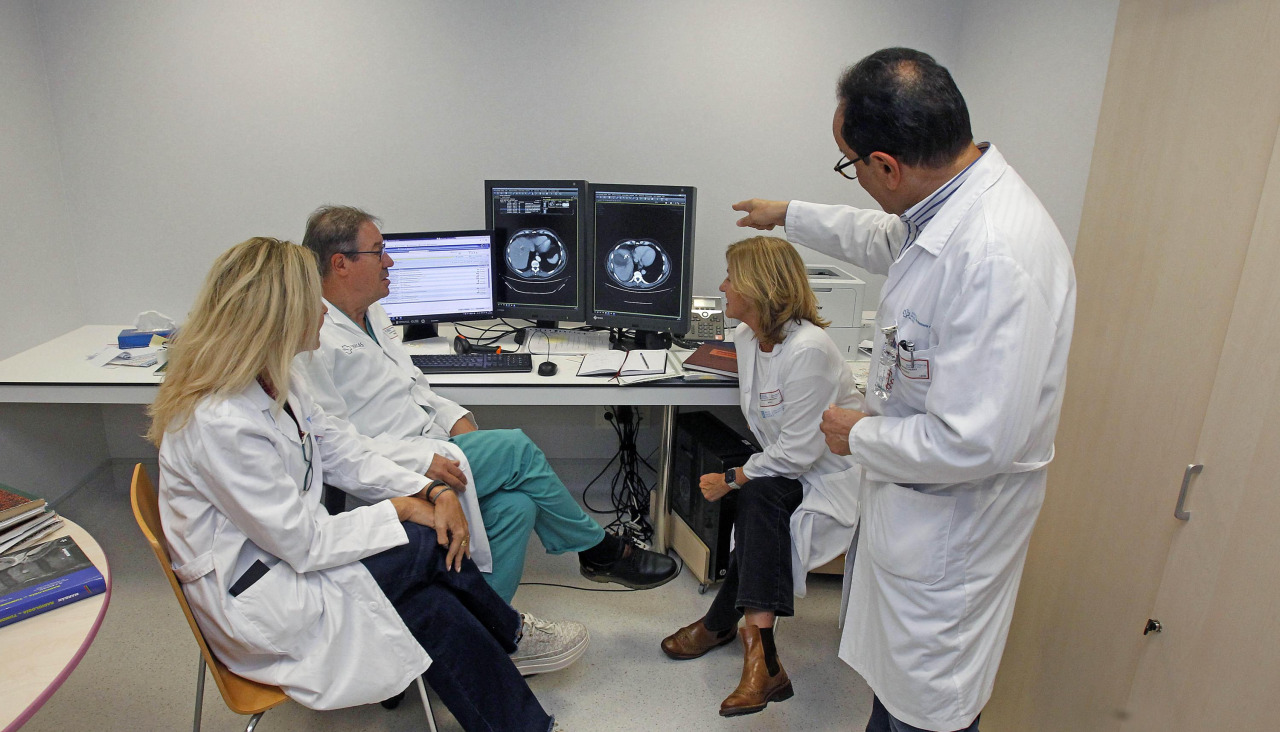 Los radiólogos María Jesús Díaz, Javier Pérez, Luisa Arrojo y José Manuel Castro, jefe del servicio en el Chuac