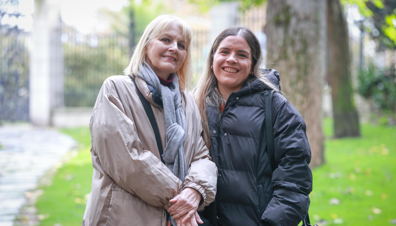 Ana María Varela y Vanessa María Fernández, madre e hija, en el Parque de Santa Margarita