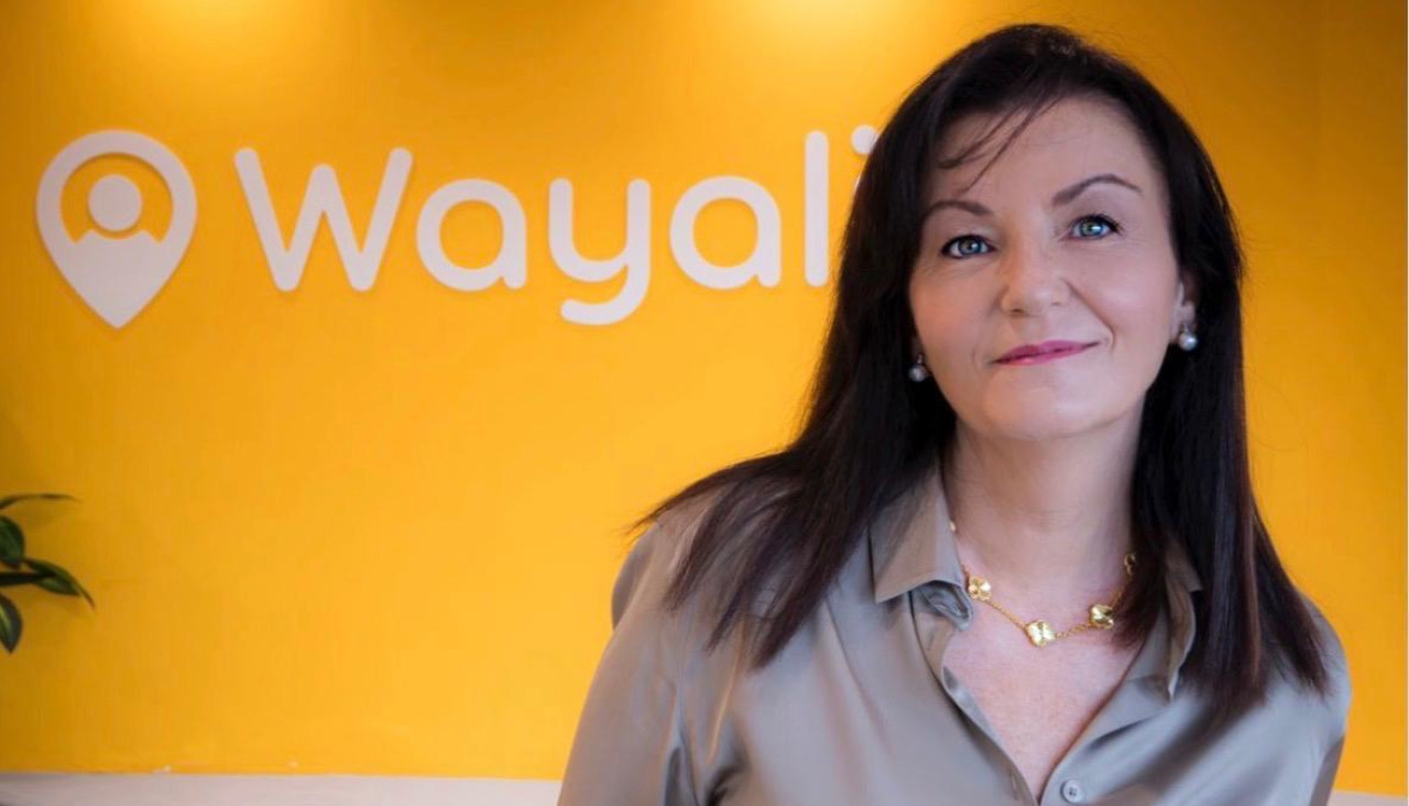 Miryam Fernández, CEO de Wayalia A Coruña, en la renovada oficina desde la que coordina los cuidados a domicilio de la empresa