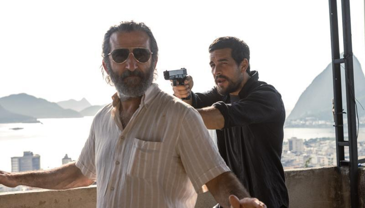 Luis Zahera y Mario Casas durante el rodaje de 'Zeta'
