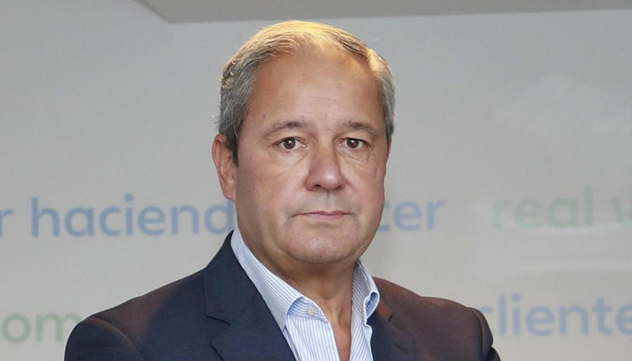 El presidente de Altia, Tino Fernández, posa en las oficinas centrales de su empresa