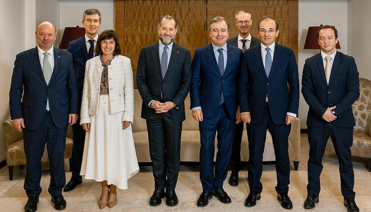 Integrantes de los equipos directivos que participaron en la operación en la que Abanca compró EuroBic en 2023
