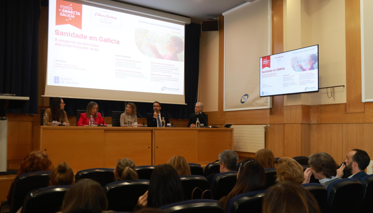 Vista general del Foro Conecta Galicia celebrado en el salón de actos de la Autoridad Portuaria