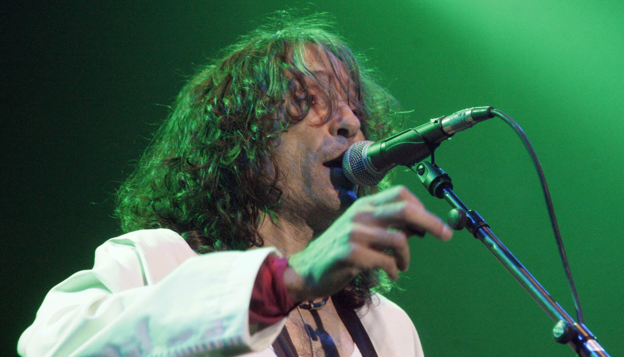 Robe Iniesta, durante un concierto de Extremoduro en el Coliseum en 2012