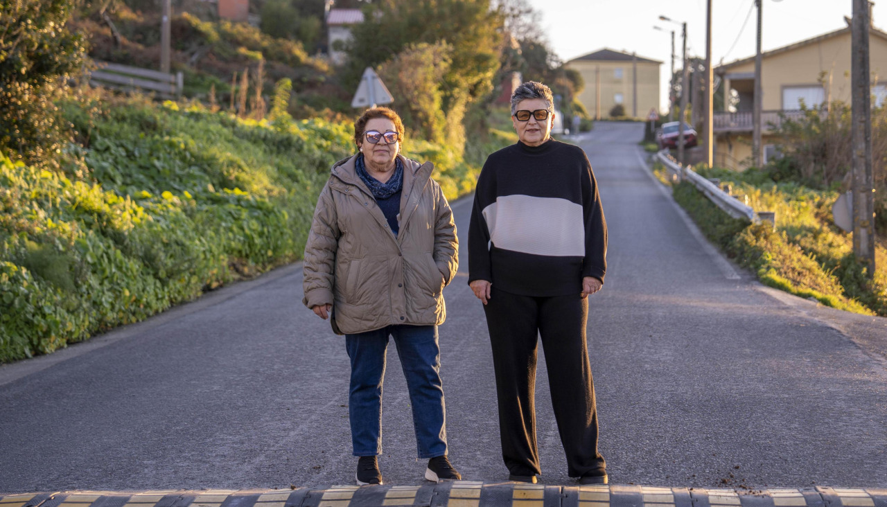 Presidenta y vicepresidenta de la asociación vecinal de Suevos