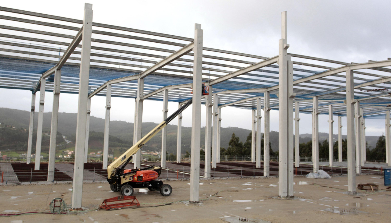 Obras de la nueva fábrica de Amper en Arteixo