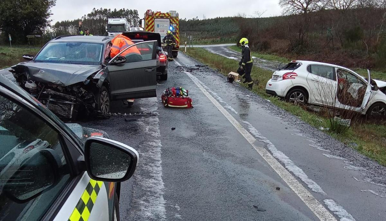 El accidente de este viernes, 13 de febrero, en la N-634 de Curtis