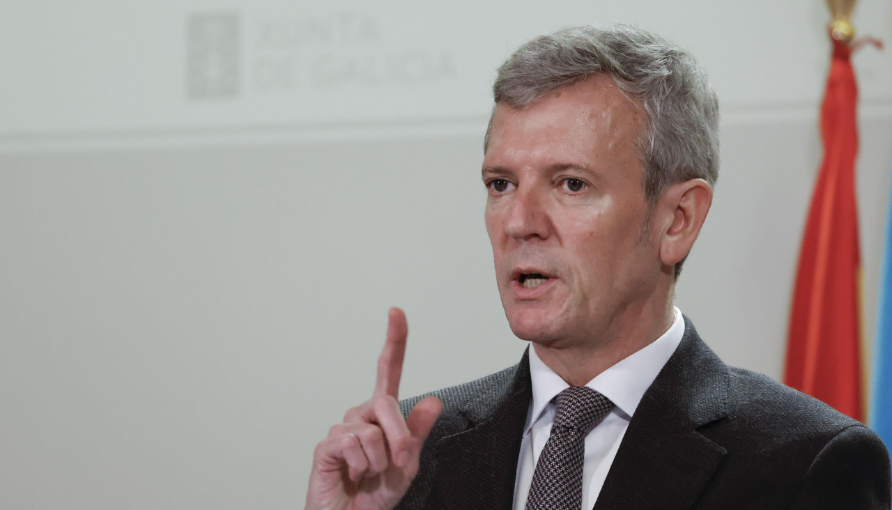 O presidente galego, Alfonso Rueda, este luns, na rolda de prensa posterior á reunión do Consello da Xunta