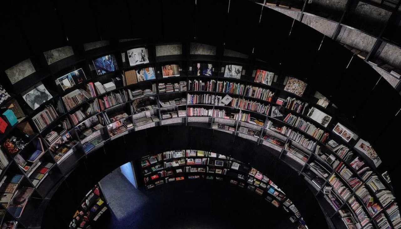 La biblioteca de la Fundación MOP