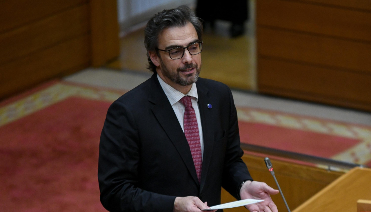 Diego Calvo intervén nun Pleno do Parlamento galego o pasado febreiro