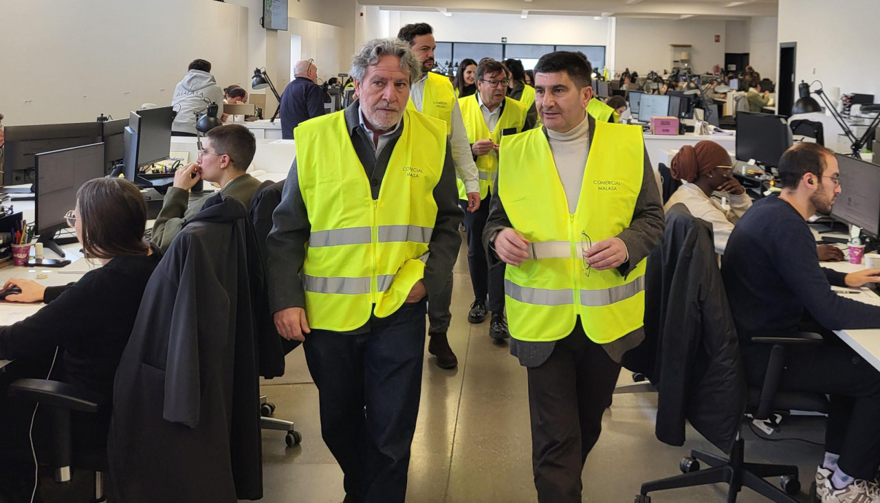 El presidente de Malasa, Javier Patiño, y el delegado del Gobierno, Pedro Blanco, visitan las instalaciones de Cerceda