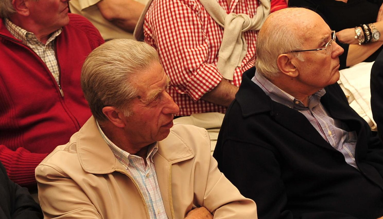 Raimundo Calvo, a la izquierda de la imagen, al lado de José Manuel Romay, en un acto del PP de Betanzos