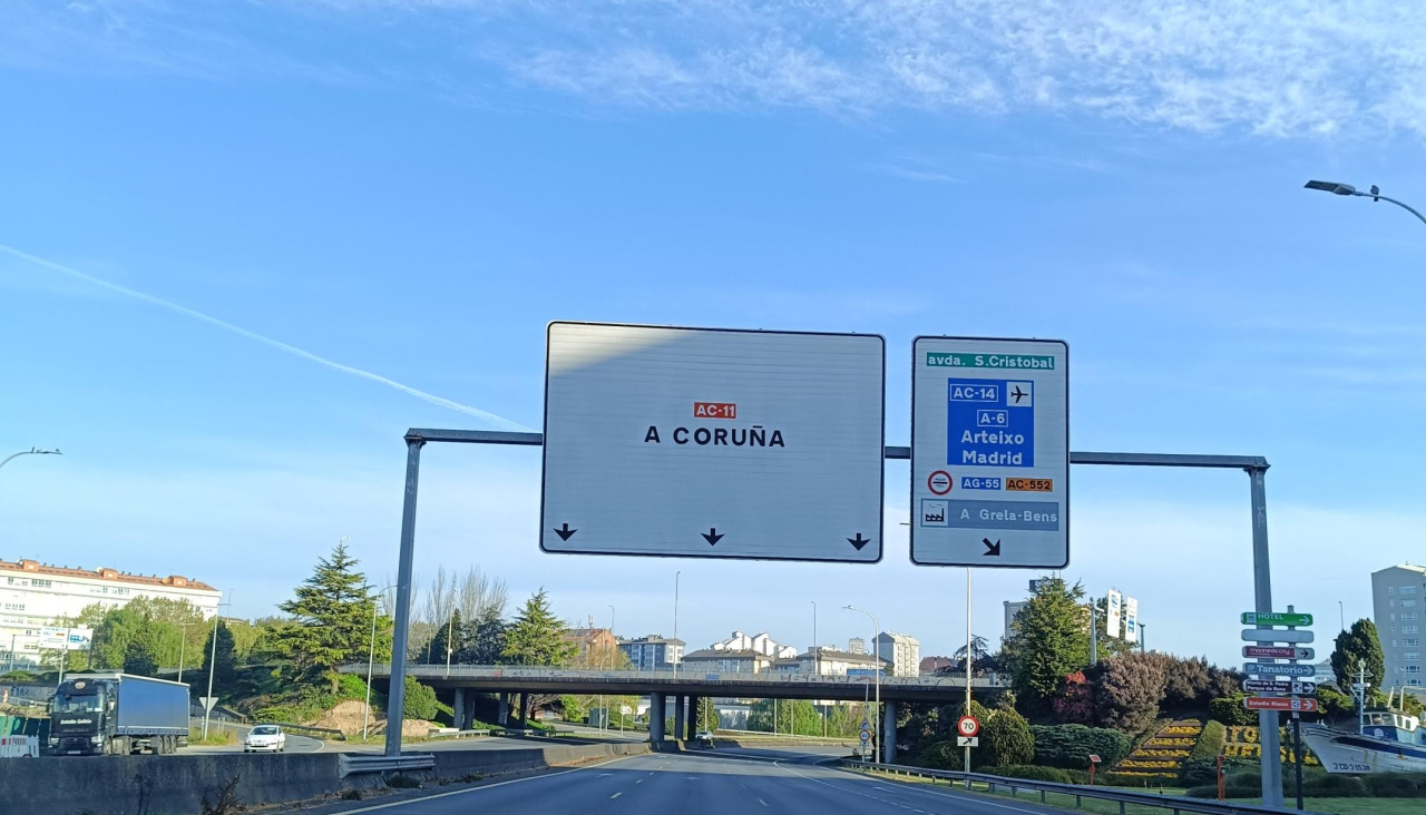 Cartel de A Coruña en Alfonso Molina