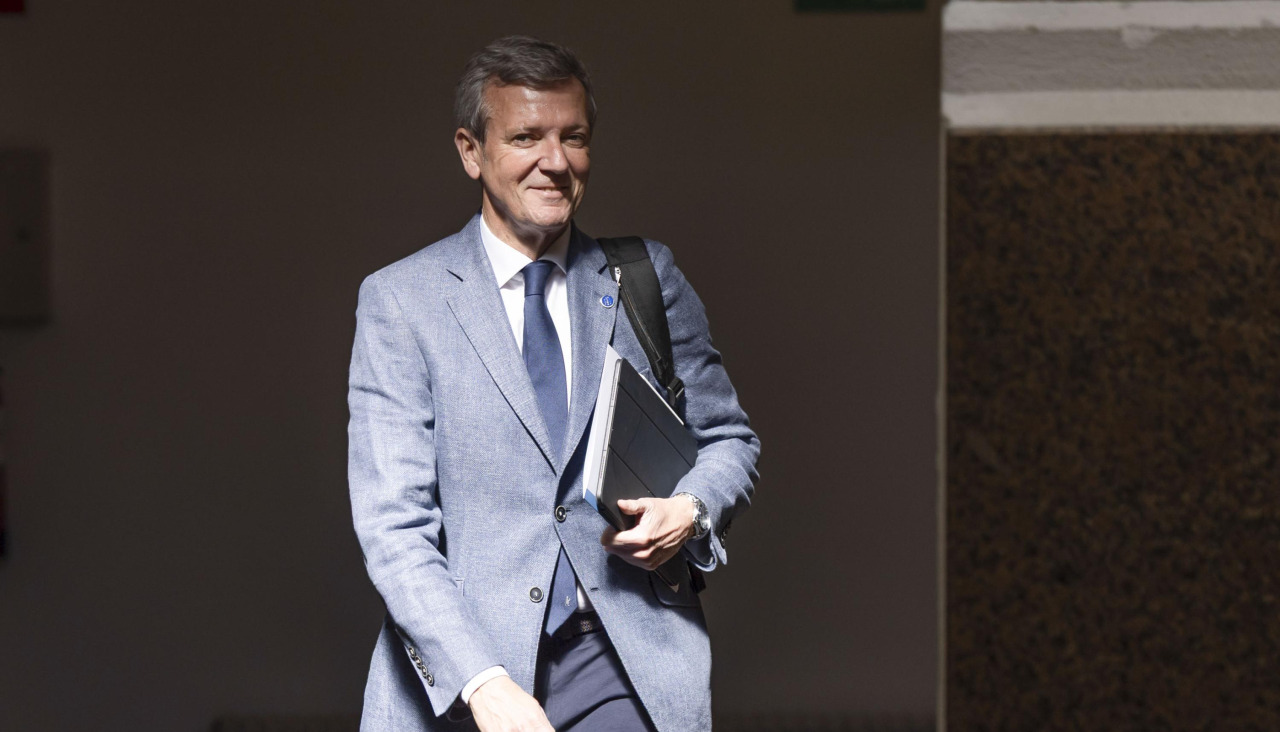 El presidente de la Xunta, Alfonso Rueda antes de la reunión del Consello este lunes