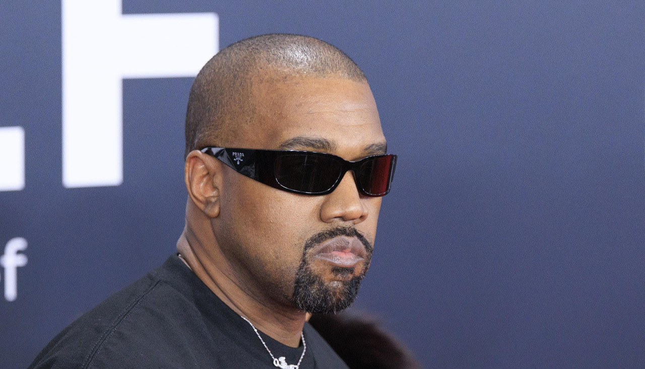 Kanye West posa en la edición número 67 de los Grammy, en enero de 2025, en Los Ángeles