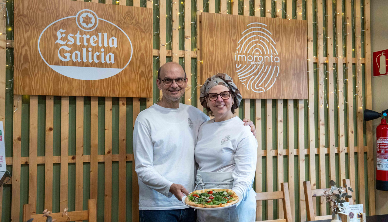 Los impulsores de Impronta, Claudia Felizziani y Dante Colaiacovo, en su local de O Temple