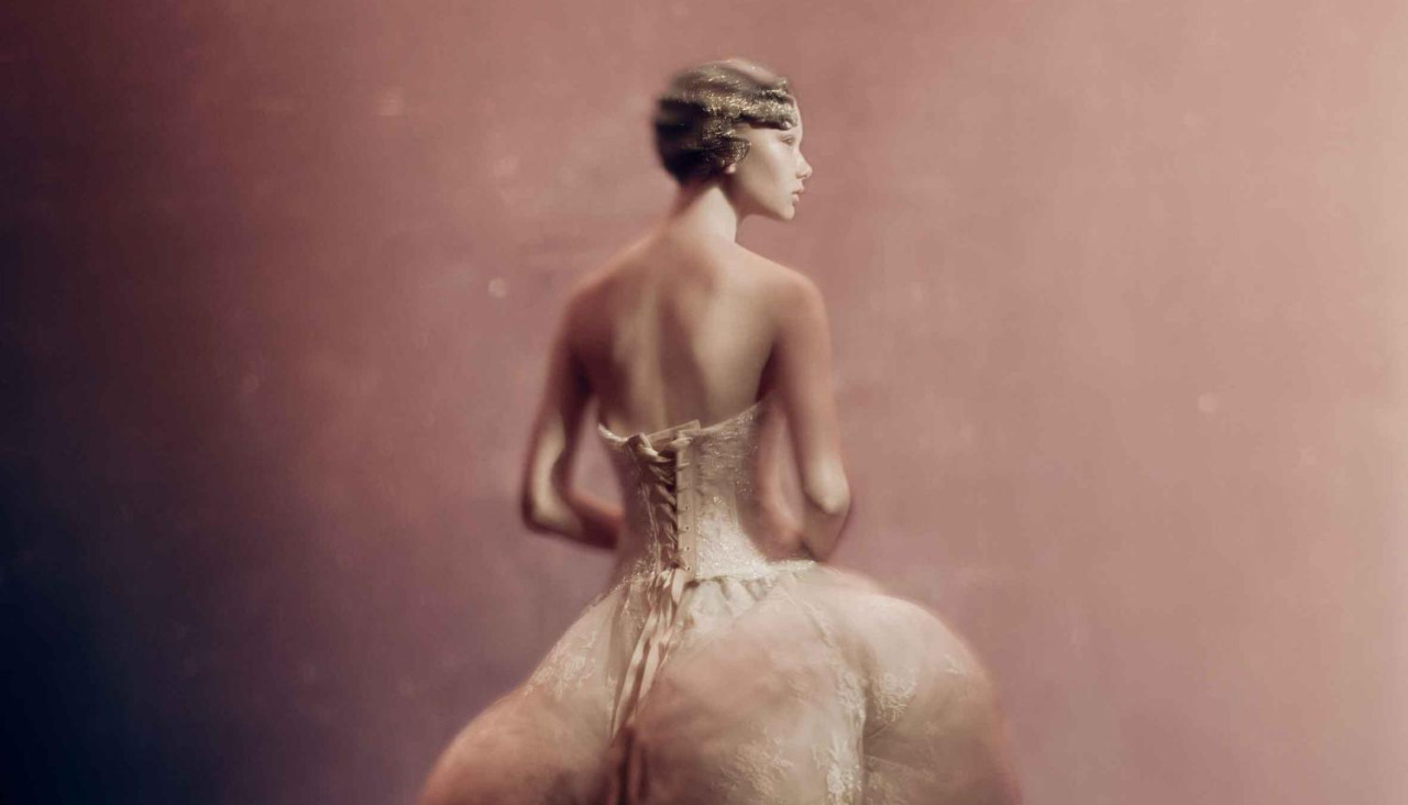 Web. 'Sara Grace', Paris, 2018