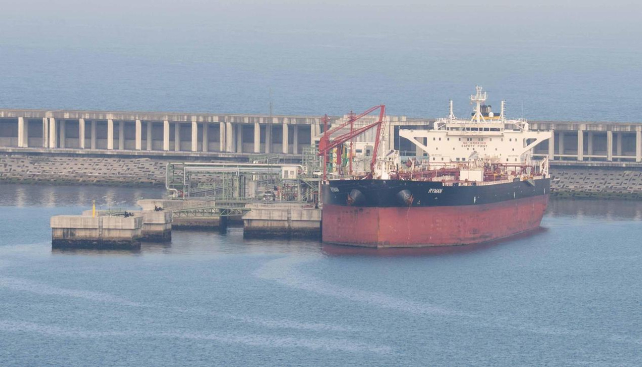 El petrolero ‘Ryman’ descarga en la terminal de Repsol esta semana