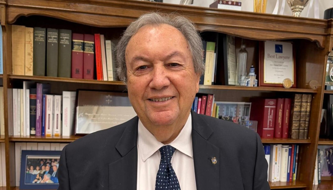 José Manuel Otero Lastres, con su libro 'La vida como préstamo'