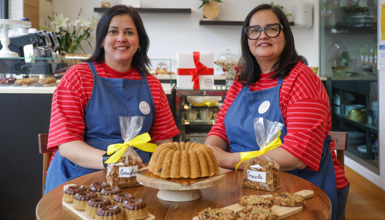 Marianne y Luisana Flores, de la pastelería Chanitas de Cambre