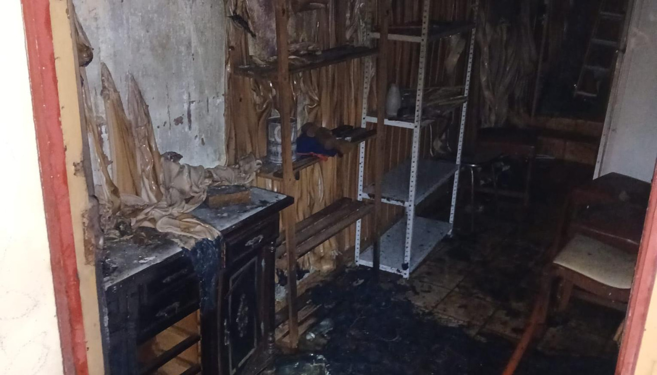 Incendio casa abandonada en Perillo