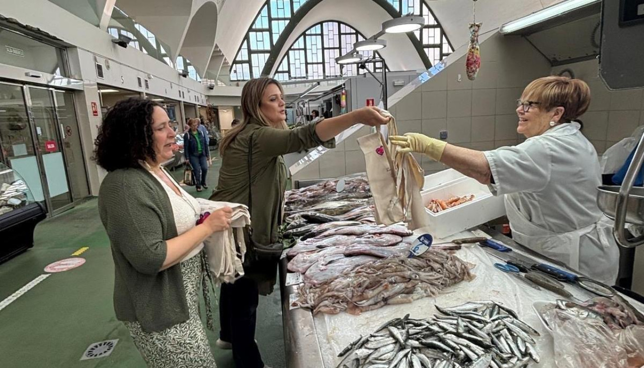 Belén do Campo, durante su visita al mercado de San Agustín