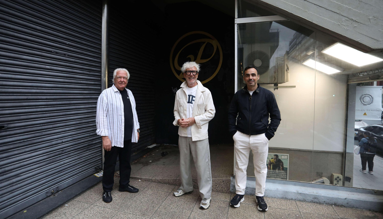 José Luis Saavedra, Carlos Saavedra y Emilio Ron posan para El Ideal a las puertas de PirámideCarlos José Luis Saavedra y Emilio ron como propietarios de pirámide