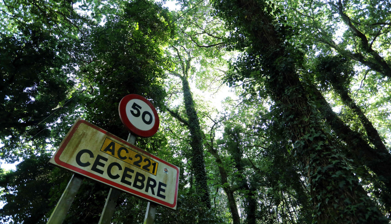 Cartel indicativo de Cecebre en la AC-221