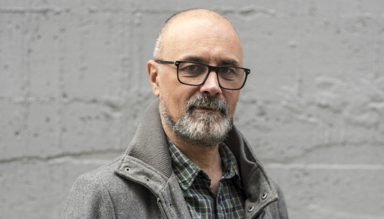 O escritor Manuel Esteban, nunha imaxe promocional