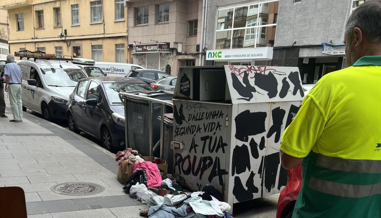 Ropa tirada en la calle