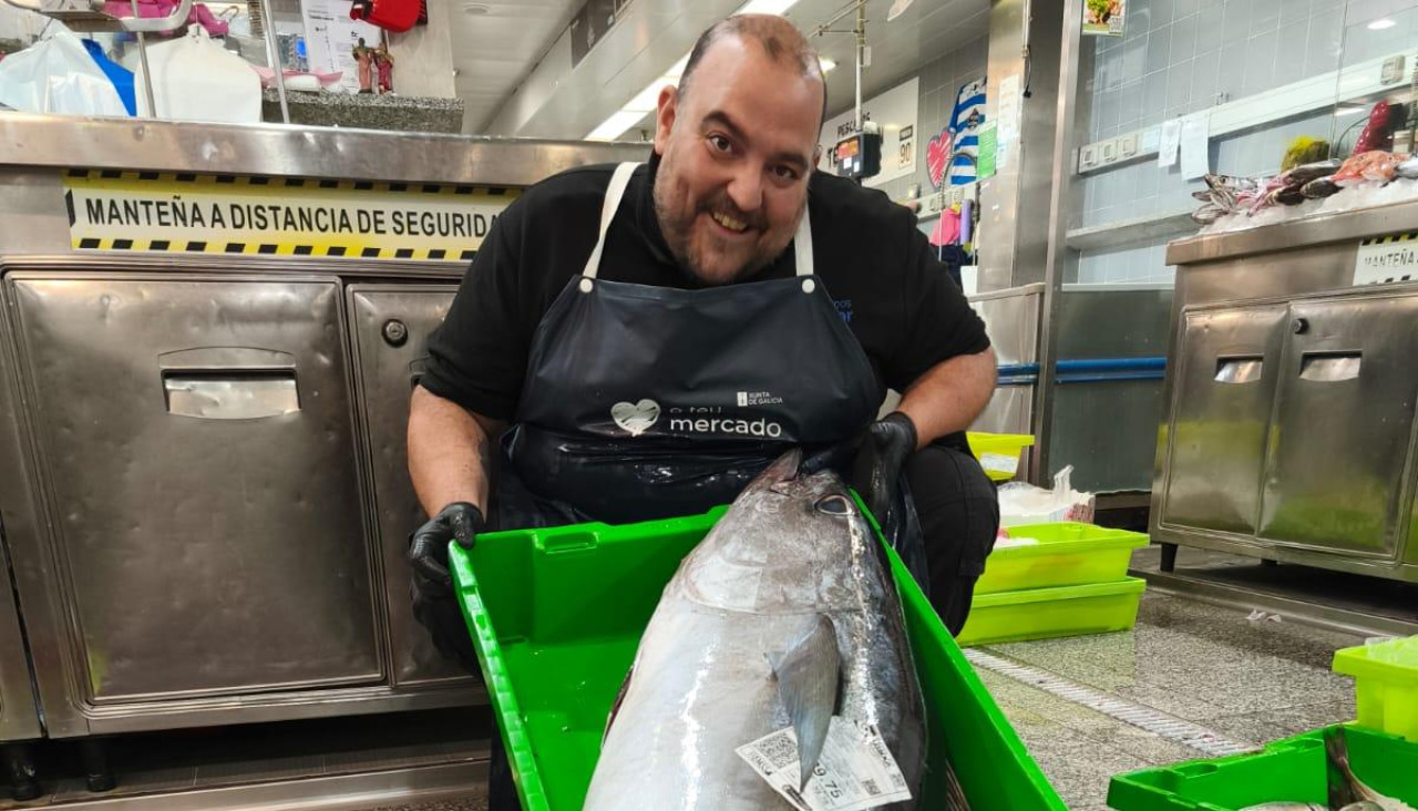 El atún de 40 kilos, en el puesto de Víctor Conde