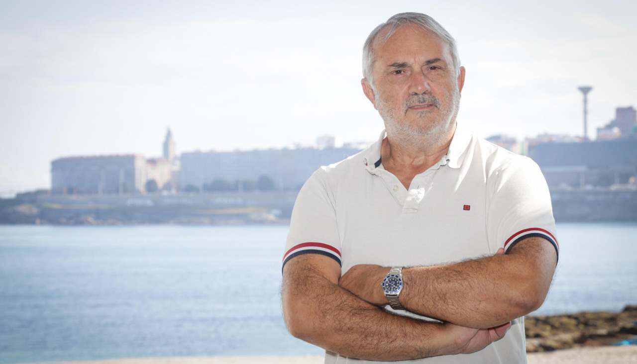 Abad, frente a la ensenada de Riazor