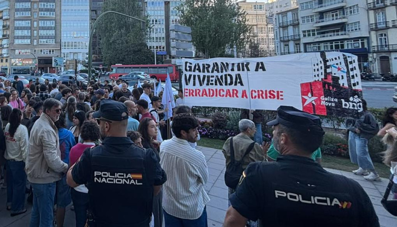 Protesta por el desahucio de Maricarmen