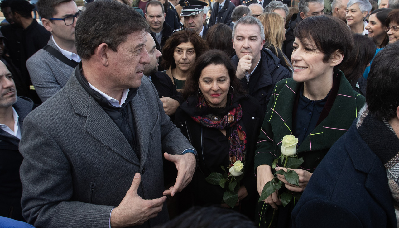 José Ramón Gómez Besteiro y Ana Pontón, en el homenaje a los marineros del Villa de Pitanxo @EFE Salvador SAS