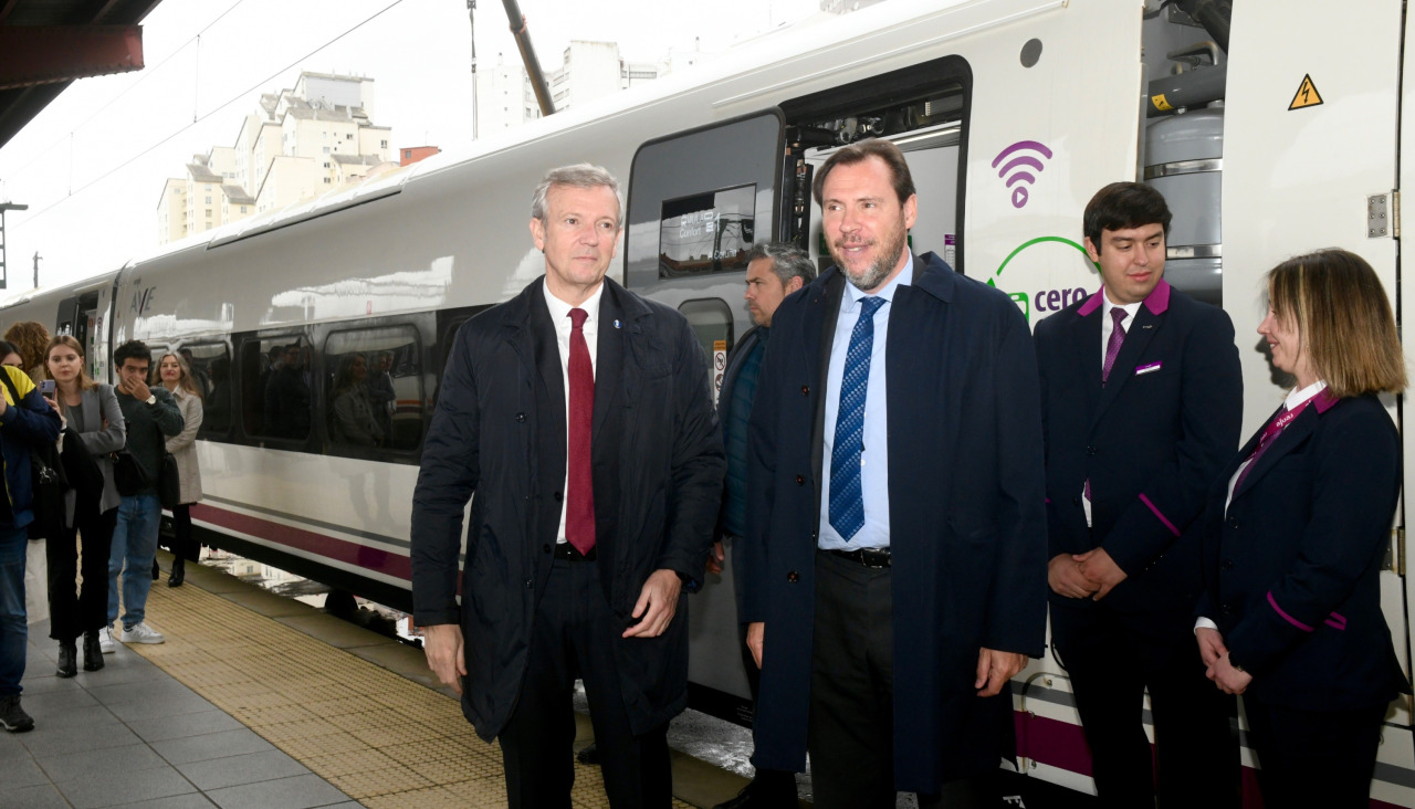 Llegada del primer tren Avril a la estación de San Cristóbal en A Coruña @Mónica Arcay (2)
