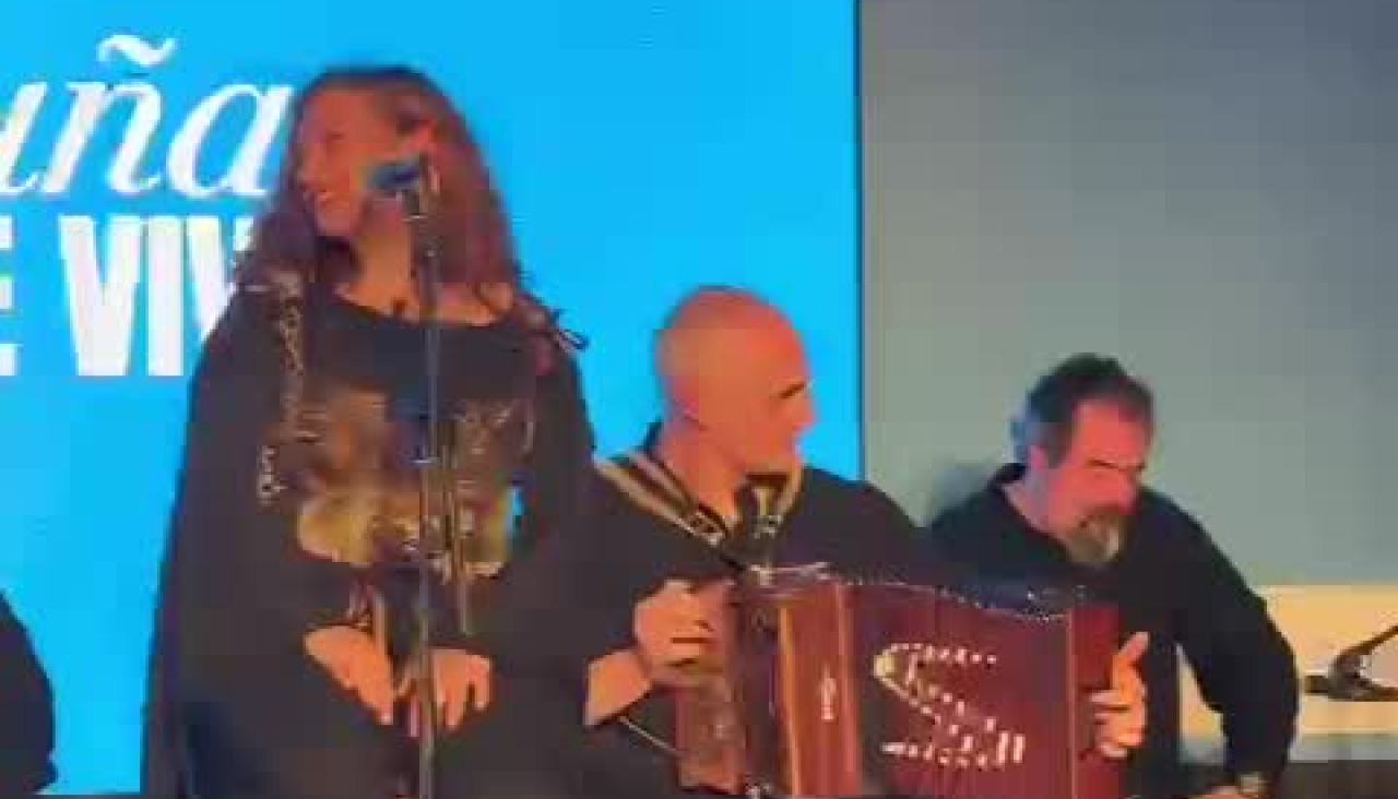 Presentación de A Coruña en Fitur, actuacción de Luar na Lubre