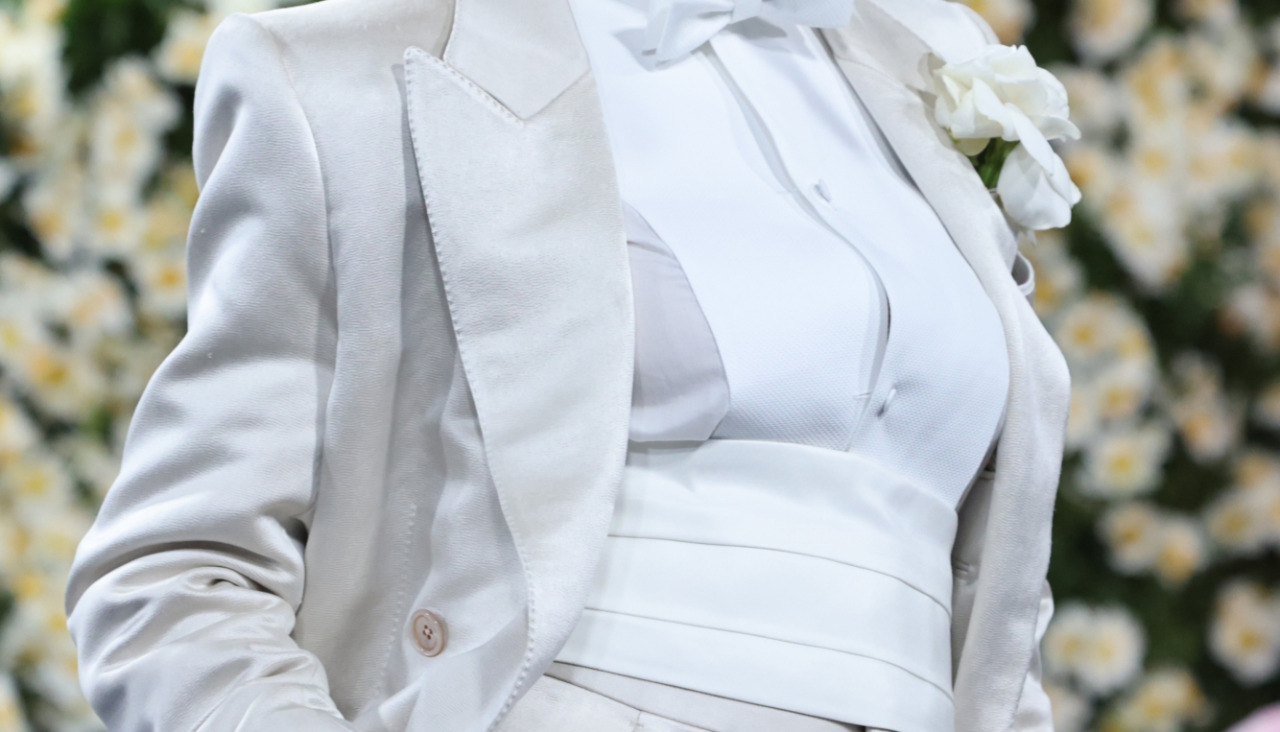 Madonna con un esmoquin cruzado de Tom Ford. | EFE/EPA/JUSTIN LANE