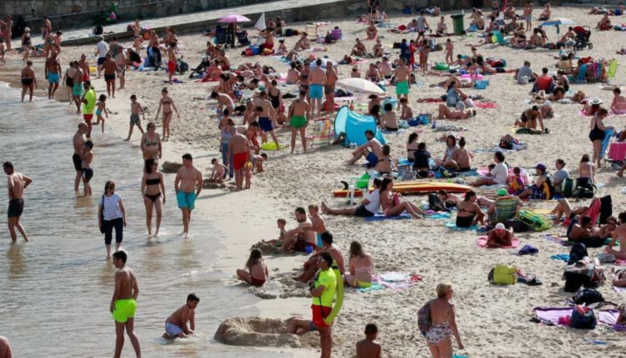 Las incidencias en las playas se reducen en un 30% en lo que va de temporada debido al mal tiempo