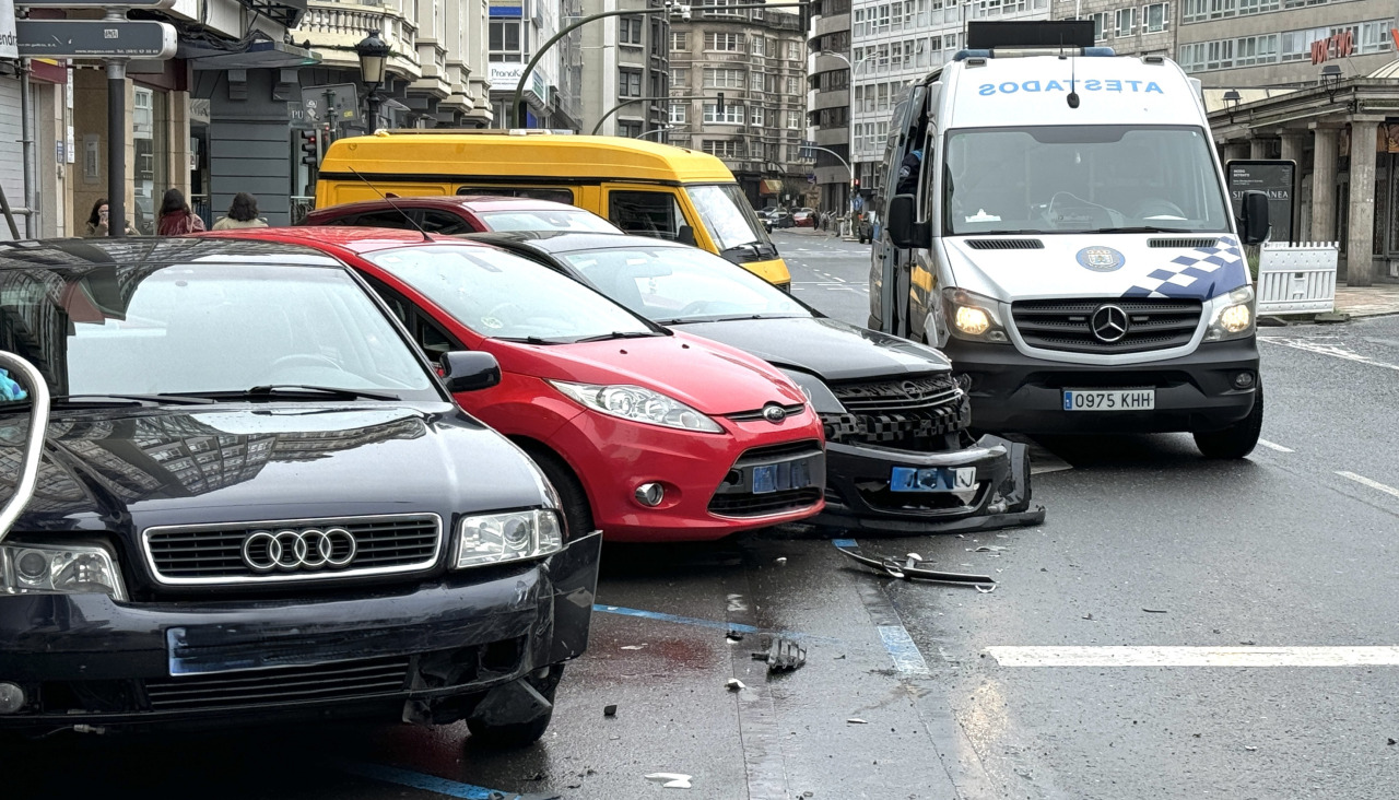 Coche empotrado contra el Juguettos de la plaza de Pontevedra @ Javier ALboru00e9s (6)