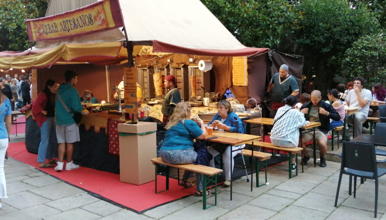 Puesto de Kebabs Artesanos