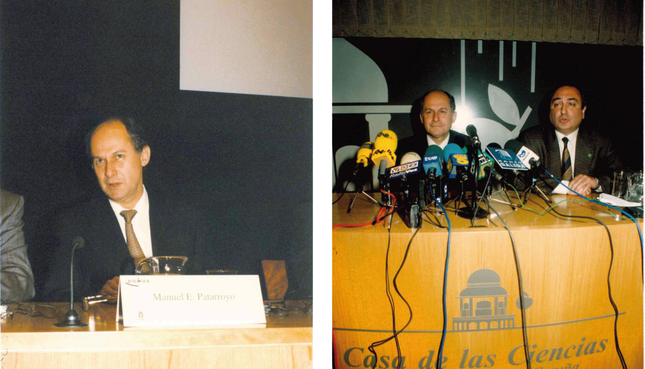 A la izquierda, en la inauguraciu00f3n de la Domus, en abril de 1995, y a la derecha, con Moncho Nu00fau00f1ez en una conferencia en 1996 A