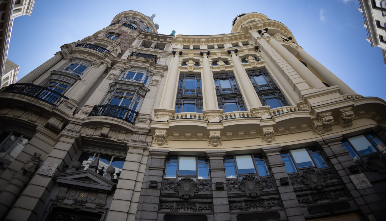 Pescaderías Coruñesas abrirá el primer hotel teatro de la plaza de Canalejas, un mismo conjunto urbanístico que ahora lo componen tres edificios de su propiedad @ Eduardo Parra (EP)